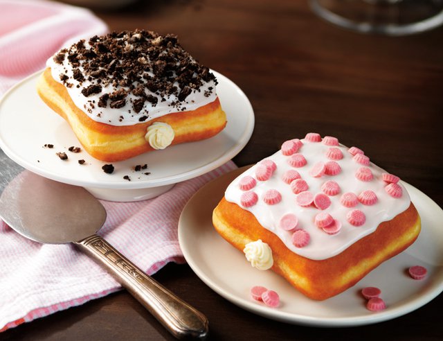 FAST FOOD NEWS Dunkin' Donuts Oreo Cheesecake Square and